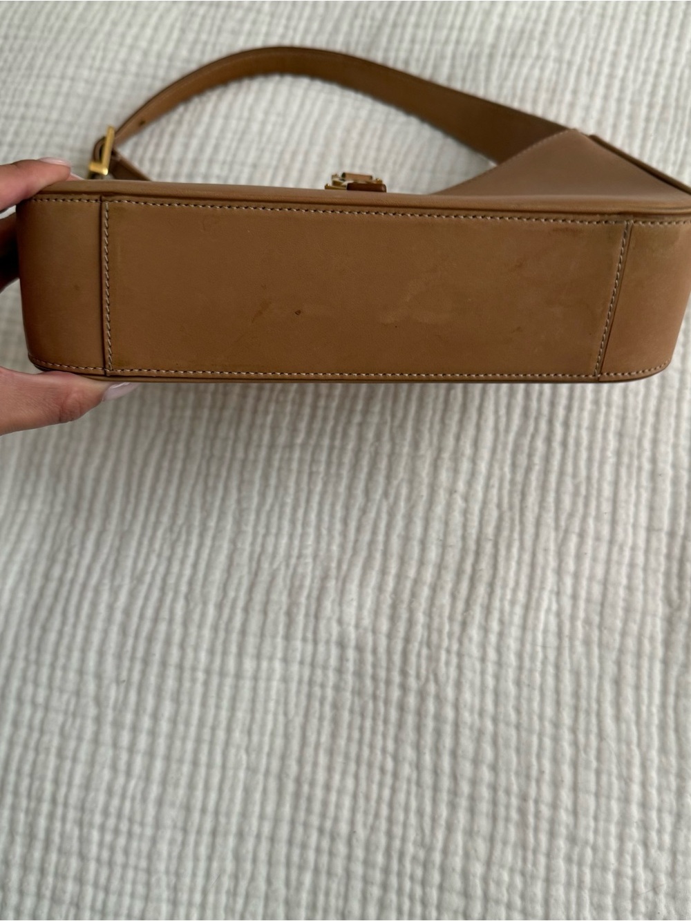 Saint Laurent Tan Leather Shoulder Bag with Gold YSL Hardware - Picture 4 of 10